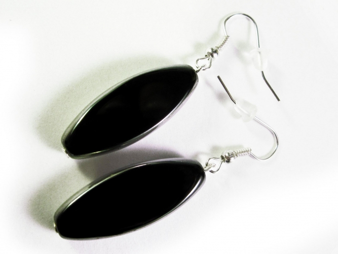 Mittellange Schwarze Ohrringe aus Kristallglas mit Silberrahmen - Glasschmuck