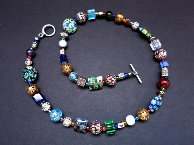 Bunte Halskette aus Glasperlen und Tibetsilber UNIKAT - bunter Glasschmuck