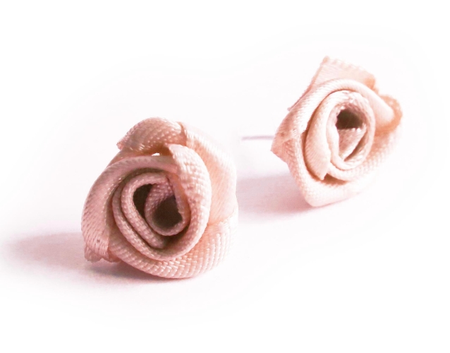 Altrosa Rosen Ohrstecker mit Satinrose rosa Dirndlschmuck - Rosa Dirndl Ohrstecker Trachtenschmuck Dirndlschmuck