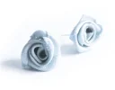 Hellblaue Rosen Ohrstecker mit Satinrose blauer Dirndlschmuck - Blaue Dirndl Ohrstecker Trachtenschmuck Dirndlschmuck