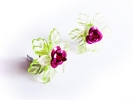 Pinke Rosen Ohrclips mit grünem Blatt Dirndl Ohrclips mit Rose - Trachtenschmuck Dirndlschmuck