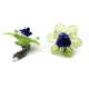 Blaue Rosen Ohrclips mit grünem Blatt Blaue Dirndl Ohrclips mit blauer Rose - Trachtenschmuck Dirndlschmuck
