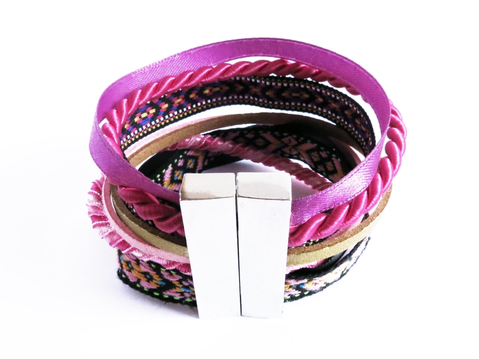 Pink schwarzes Stoffarmband mit breitem Magnetverschluss Unikat 