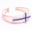Rosa Wickelarmband aus Leder mit Strasskreuz und Magnetverschluss - Lederarmband mit Strass