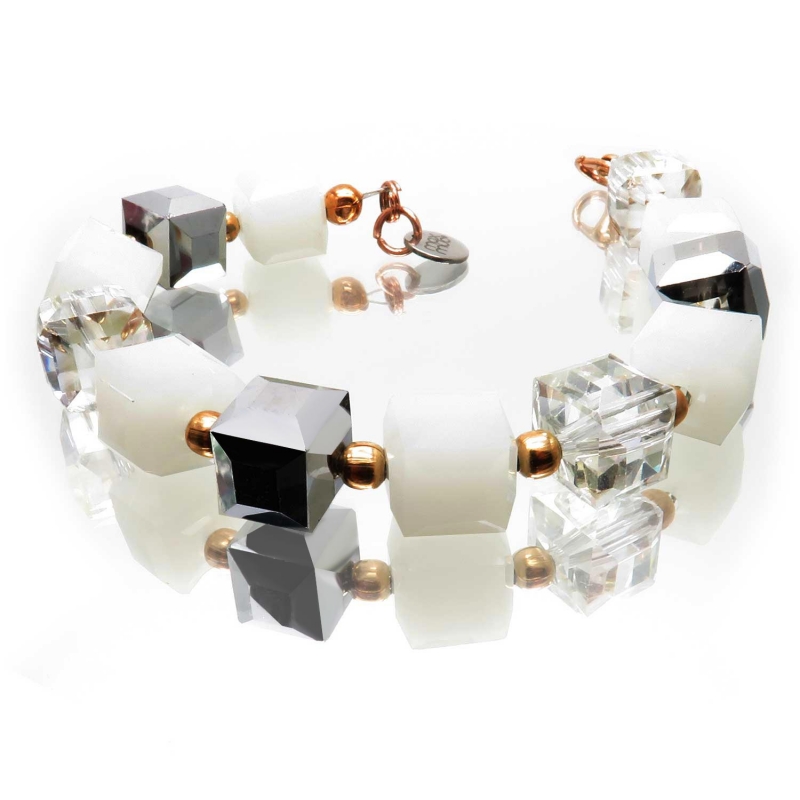 Armband mit Würfel Glasperlen in weiß, transparent und silberfarbenund transparent - Glasschmuck