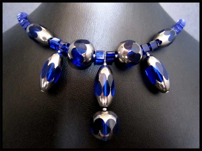 Kobaltblau-silbernes kurzes Collier aus Kristallglas