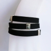 Dreifach gewickeltes Wickelarmband in schwarz und grau aus Kunstleder - Veganes Lederarmband