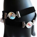 Schwarzes Lederarmband mit schillerndem Glas und Kunstleder