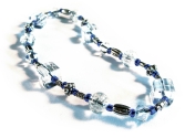 Blau weisses Fußkettchen aus Glas und filigranem Metallelementen