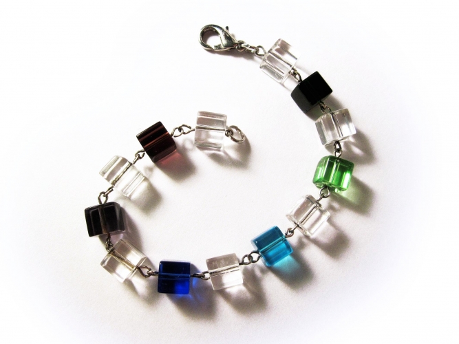Buntes Glasarmband / Armkette mit Würfeln aus Kristallglas - Glasschmuck